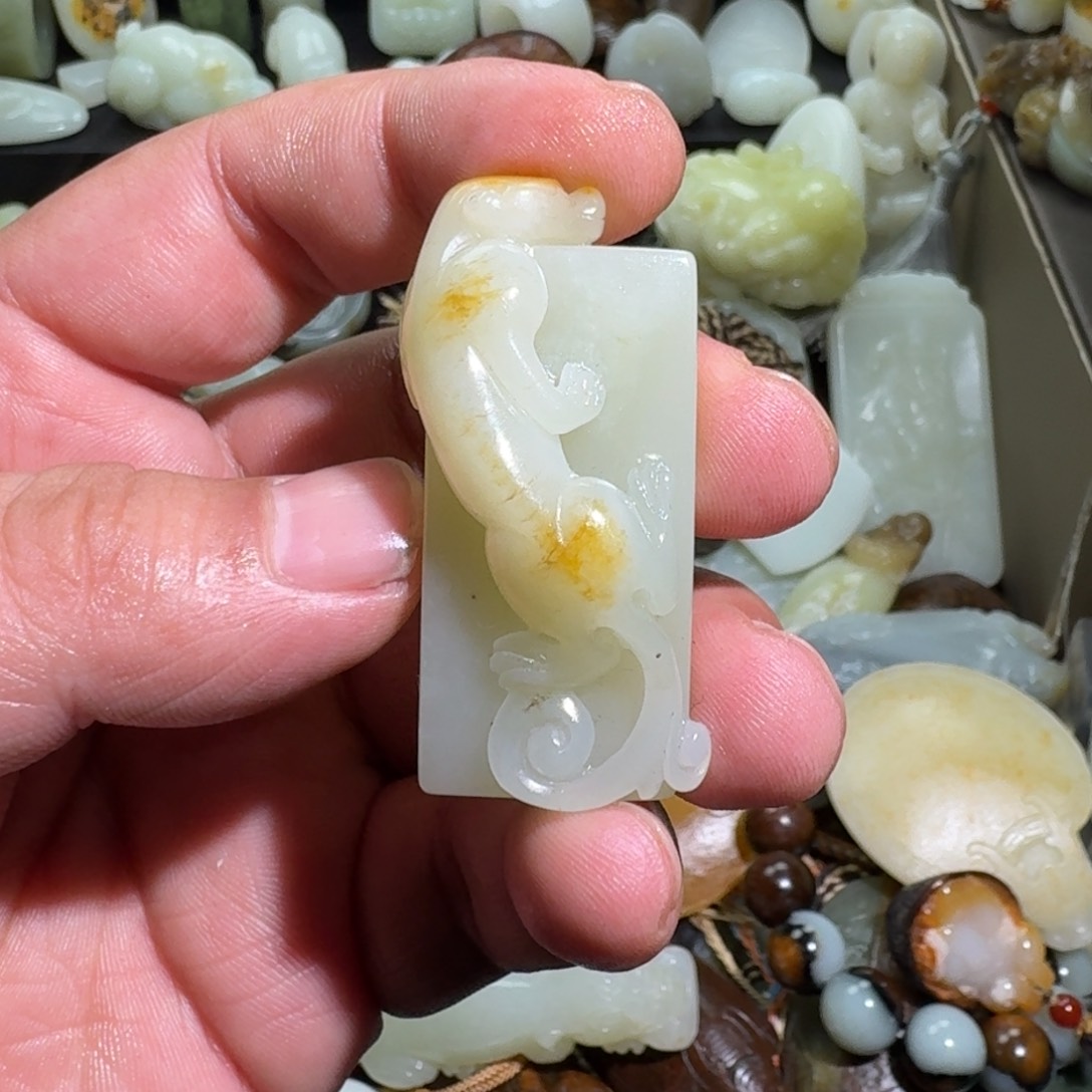 和田玉颈饰未镶嵌