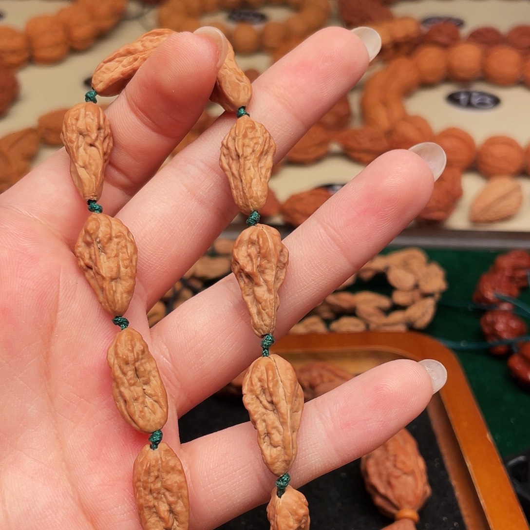 萱***萱文玩核桃吊坠异形