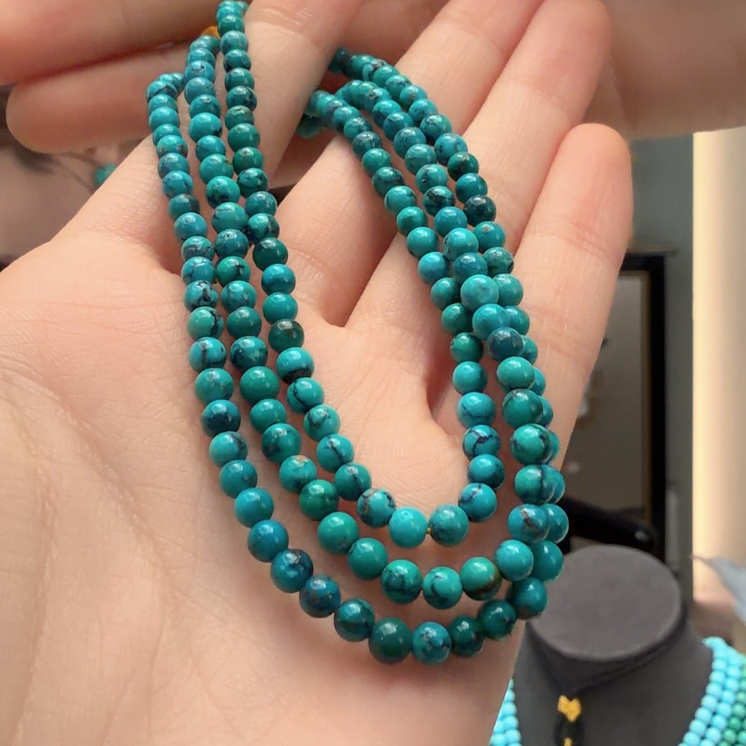 绿松石未镶嵌颈饰