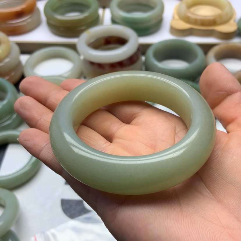 【闪购商品】未镶嵌手链石英岩玉甜*?