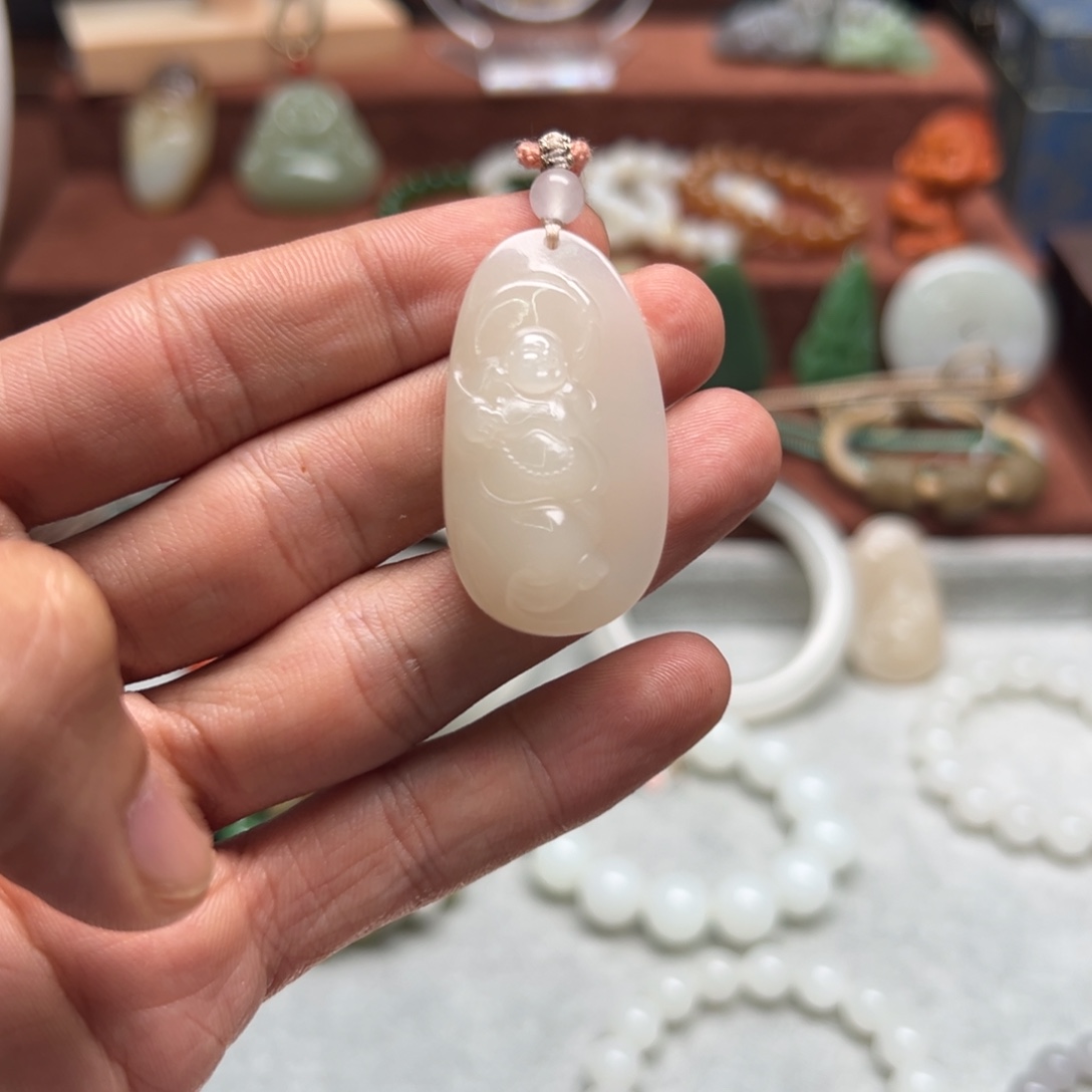 和田玉未镶嵌颈饰