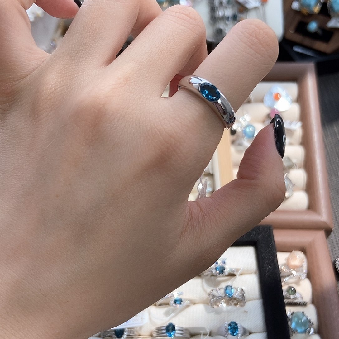 水晶戒指银S925镶嵌午**饼伦敦蓝托帕