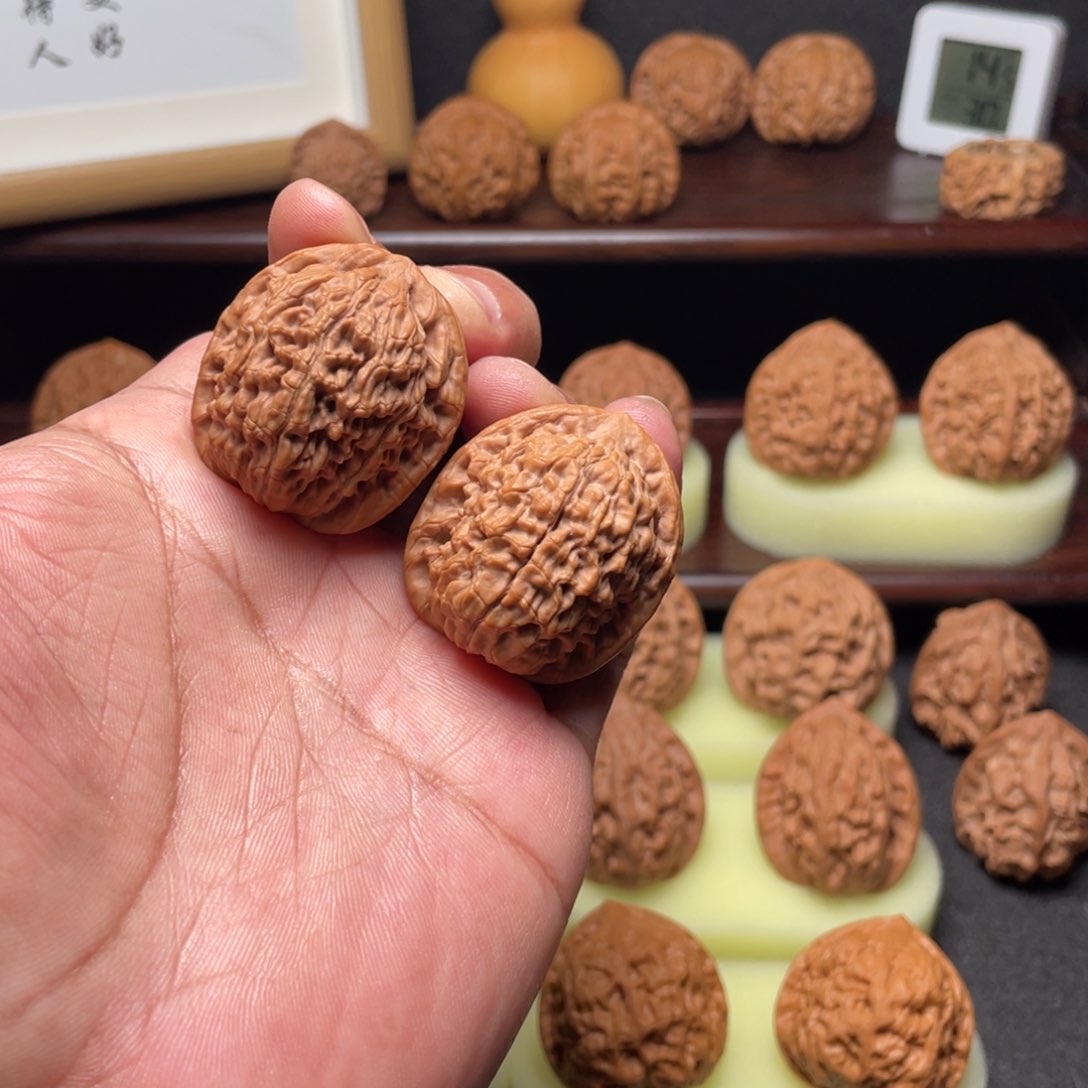 文玩核桃吊坠34莲花虎头