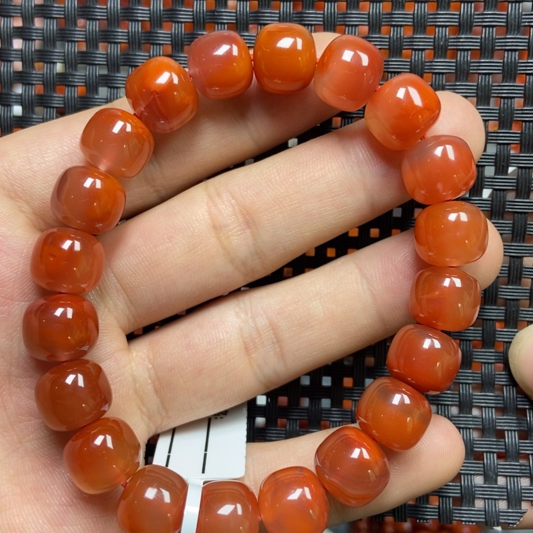 南红玛瑙手串未镶嵌10+’mm