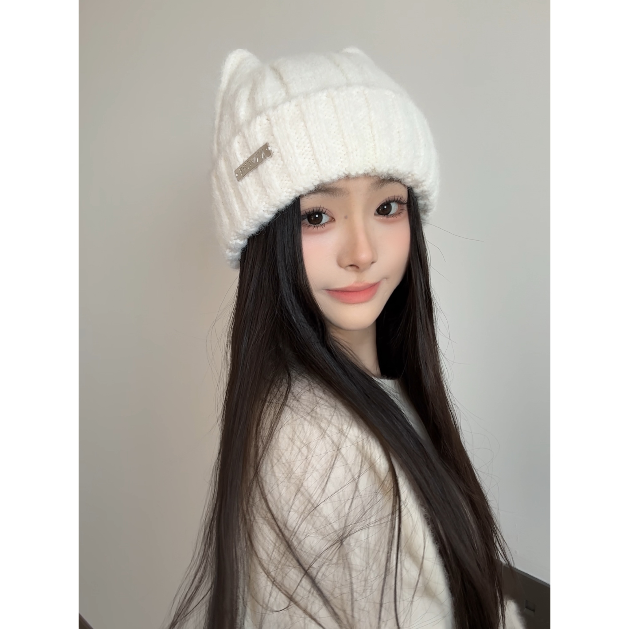 秋冬款猫耳朵女可爱帽子白色加厚护耳帽百搭韩版网红时尚简约街头