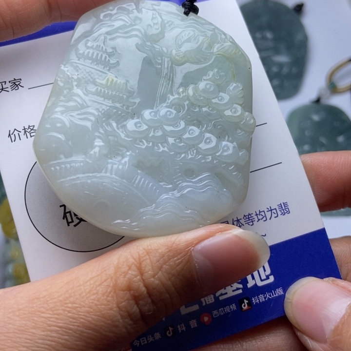 翡翠颈饰未镶嵌翡翠