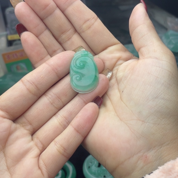 石英质玉颈饰未镶嵌