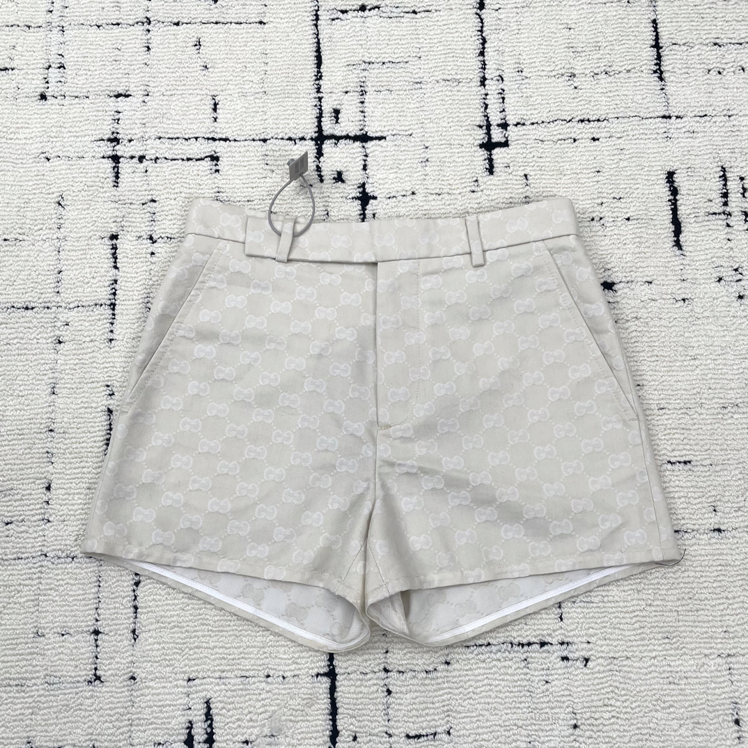 99新 GUCCI/古驰 卡其色老花满印短裤 36码 1337