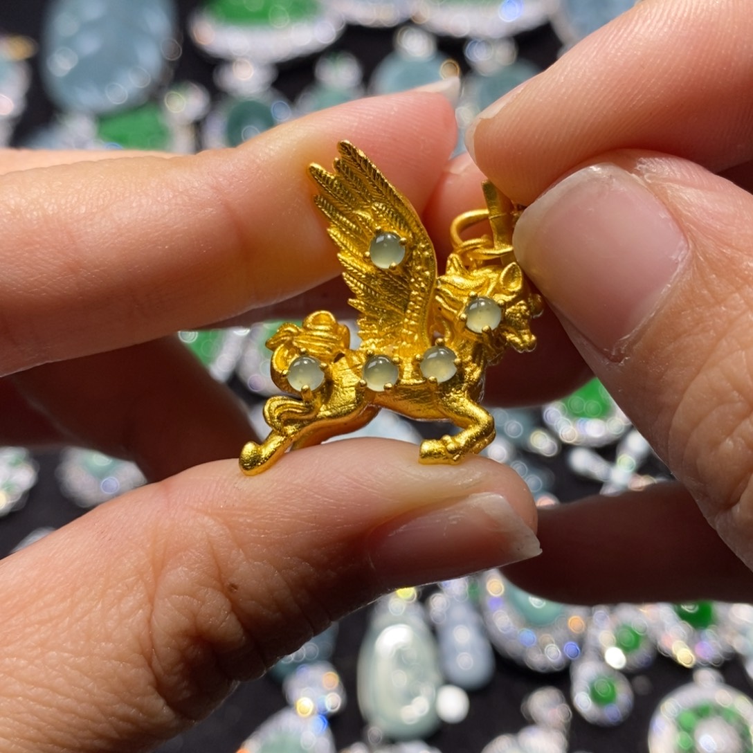 翡翠未镶嵌颈饰翡翠