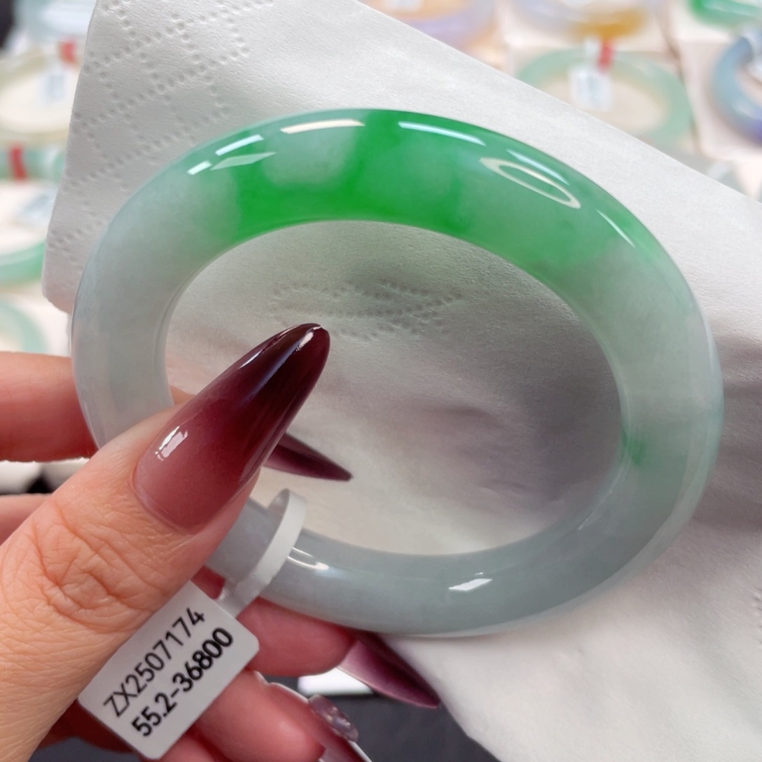 未镶嵌手镯翡翠4号55.2细糯冰白底青圆条