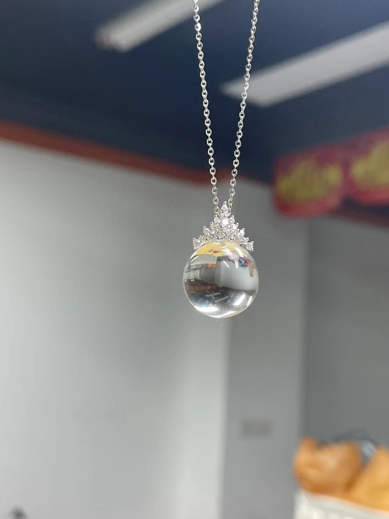 精选时尚白水晶泡泡皇冠吊坠多样性发其一