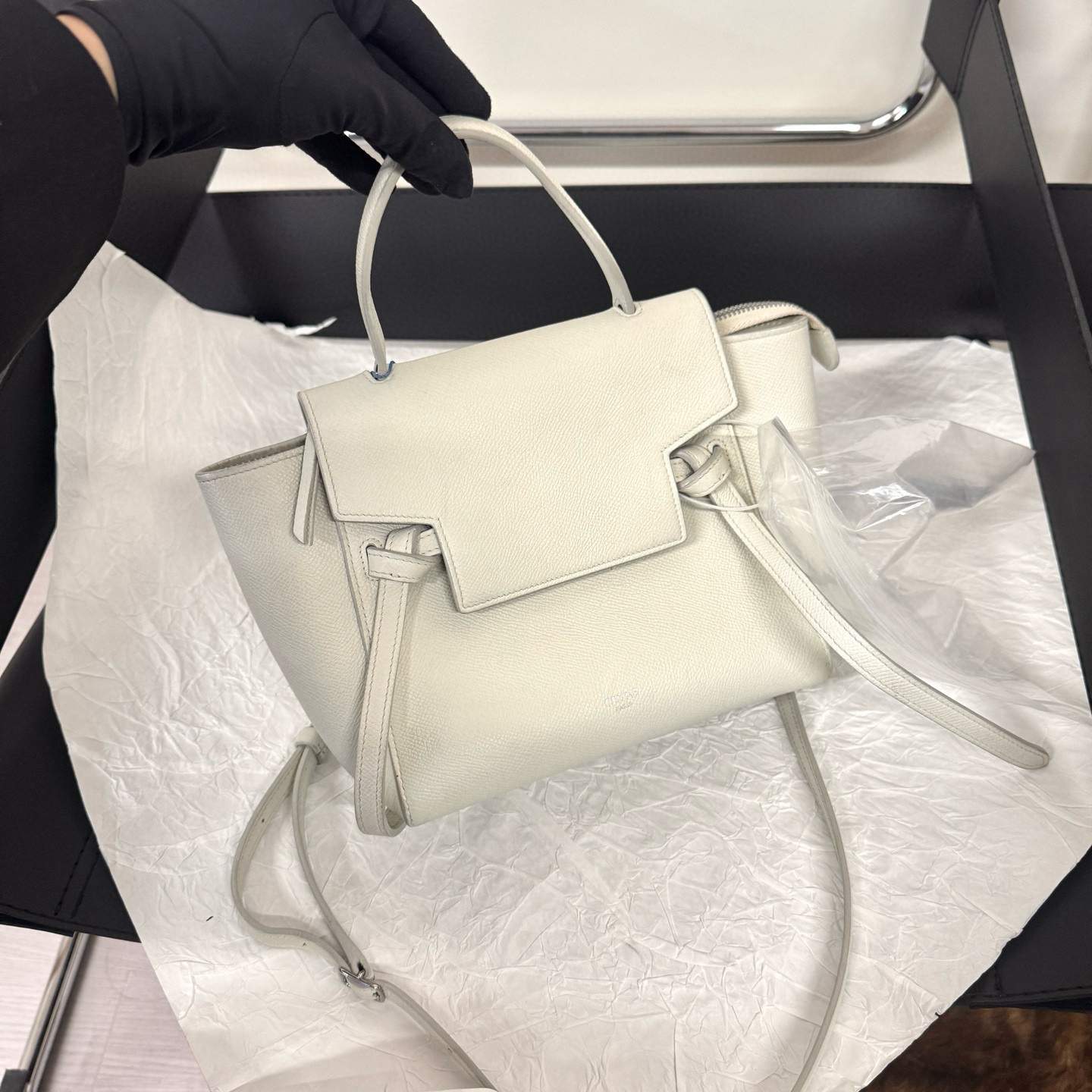 95新 Celine/思琳 celine 白色小号鲶鱼斜挎包