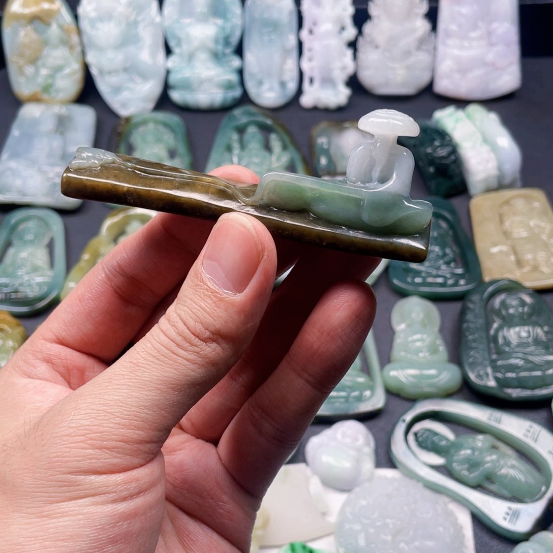 颈饰未镶嵌翡翠阿*翡翠