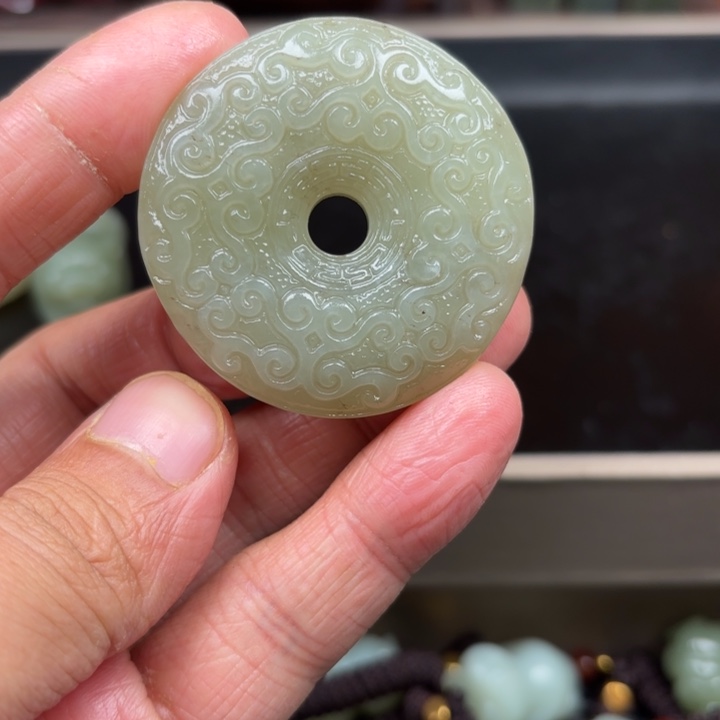 和田玉吊坠未镶嵌