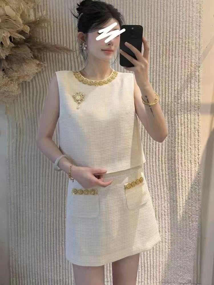 9856#白色名媛小香风无袖上衣搭配高腰短裙