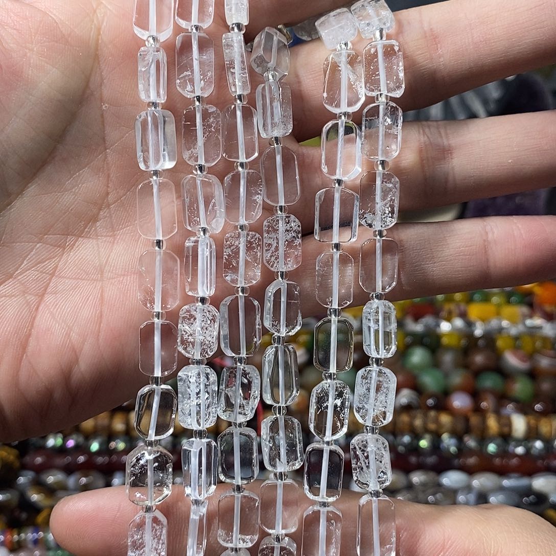 石英质玉未镶嵌，高透天然白水晶无事牌8×12mm，一条，