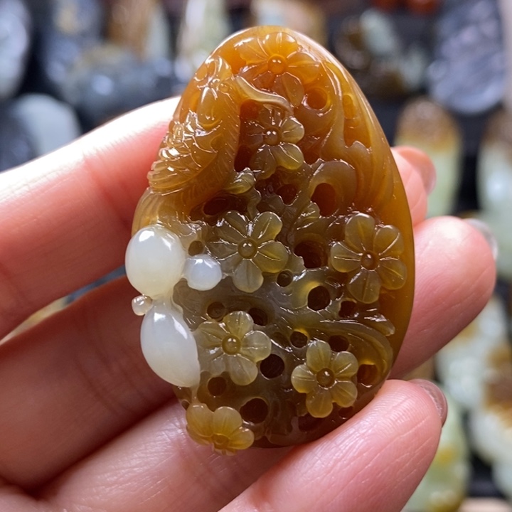 和田玉未镶嵌挂件