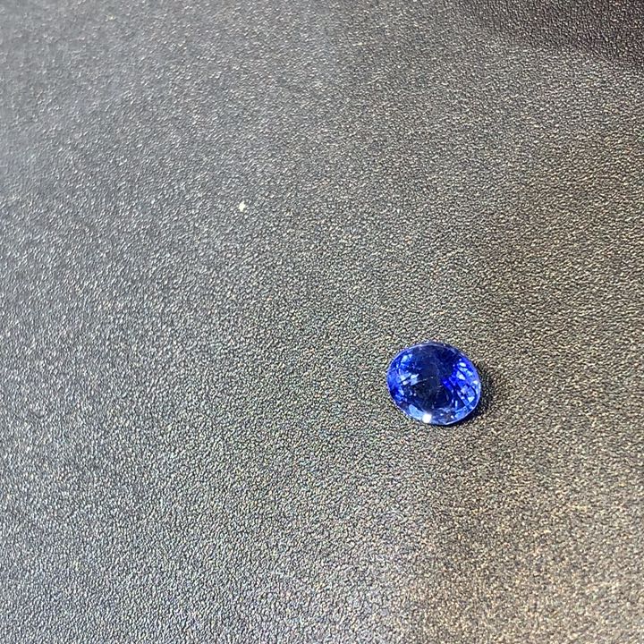 海***)蓝宝石裸石0.975克拉