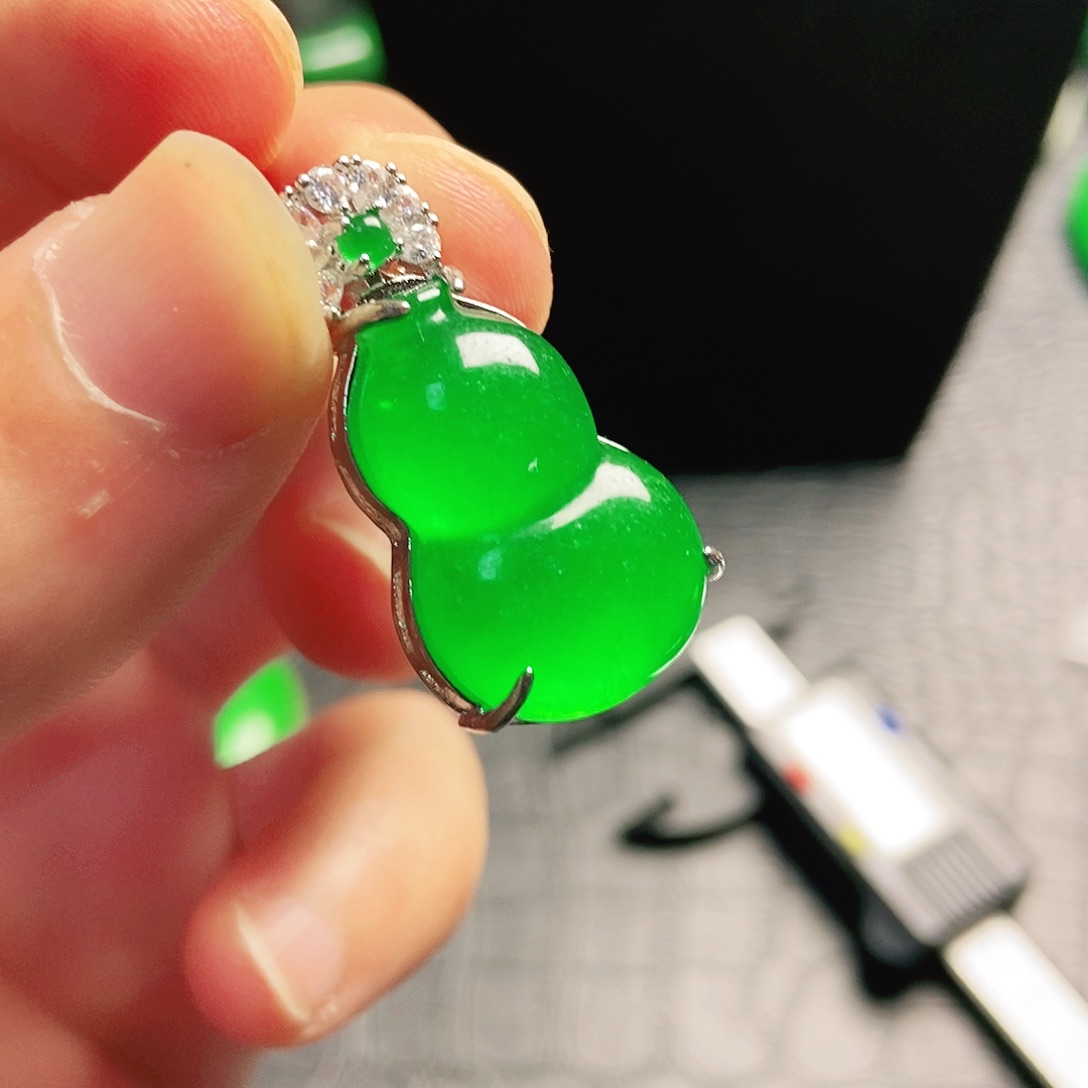 翡翠银S925镶嵌颈饰吊坠