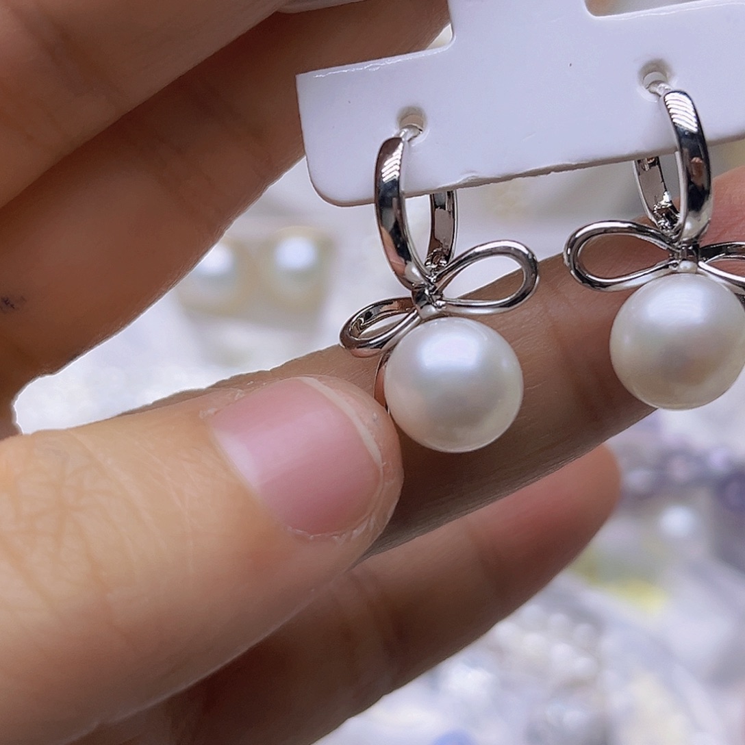 吊坠或者耳钉未镶嵌淡水珍珠