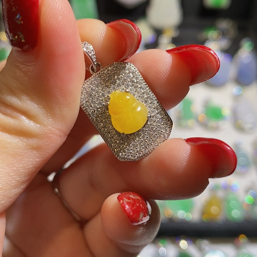 翡翠颈饰银S925镶嵌天然翡翠