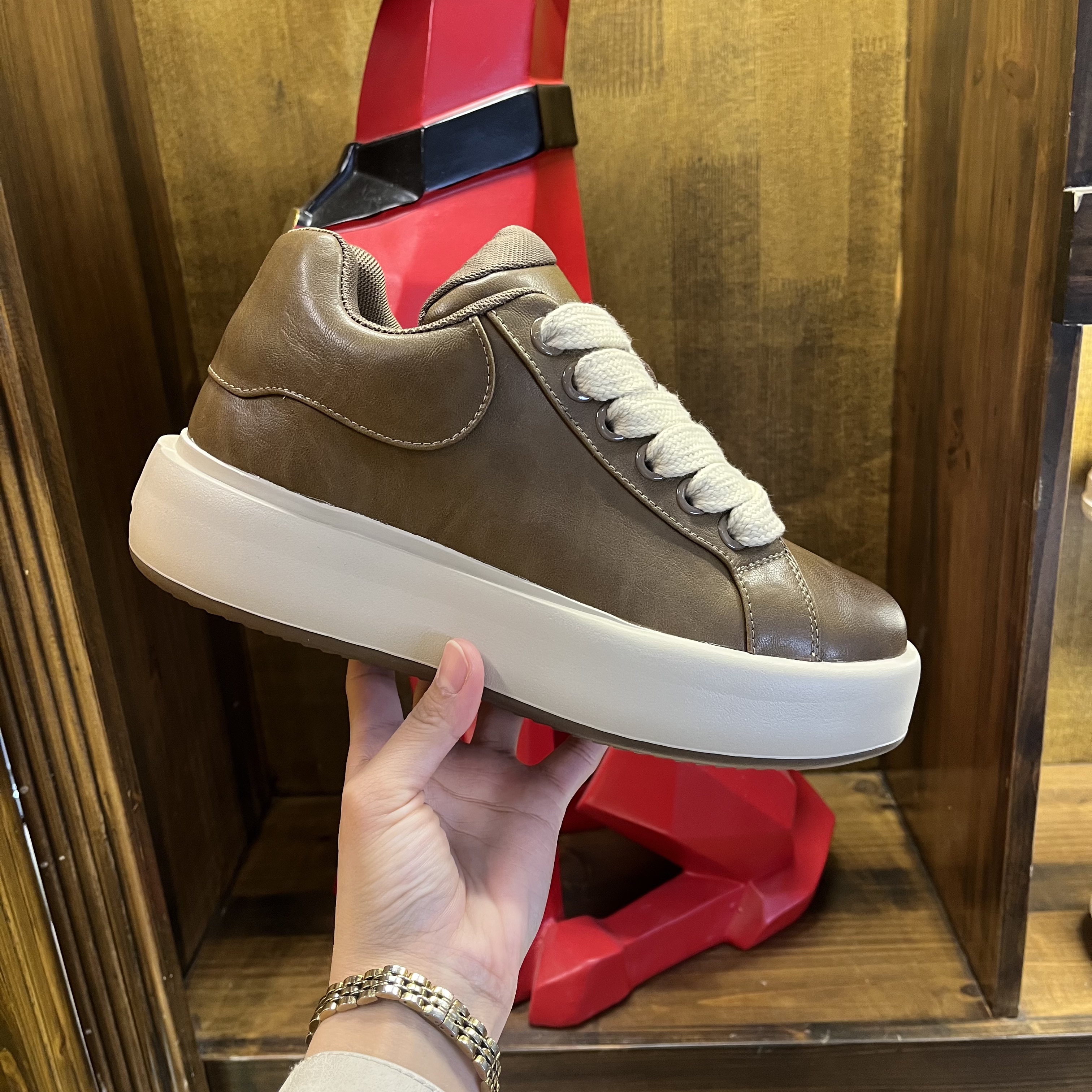 【颜色好品】欧洲站明星同款秋冬男鞋昆昆防滑增高时尚休闲板鞋透气