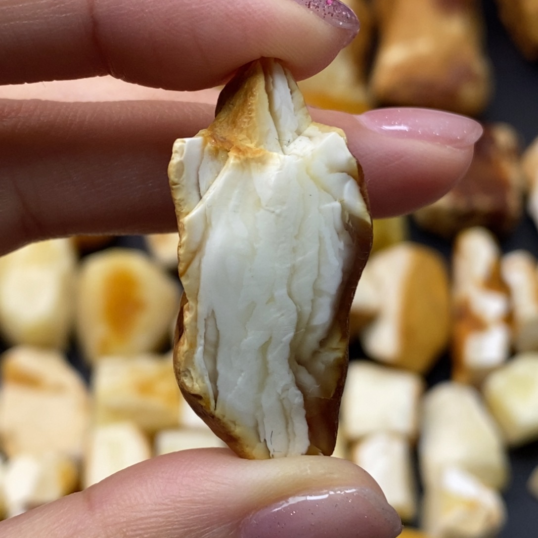 定制琥珀未镶嵌蜜蜡