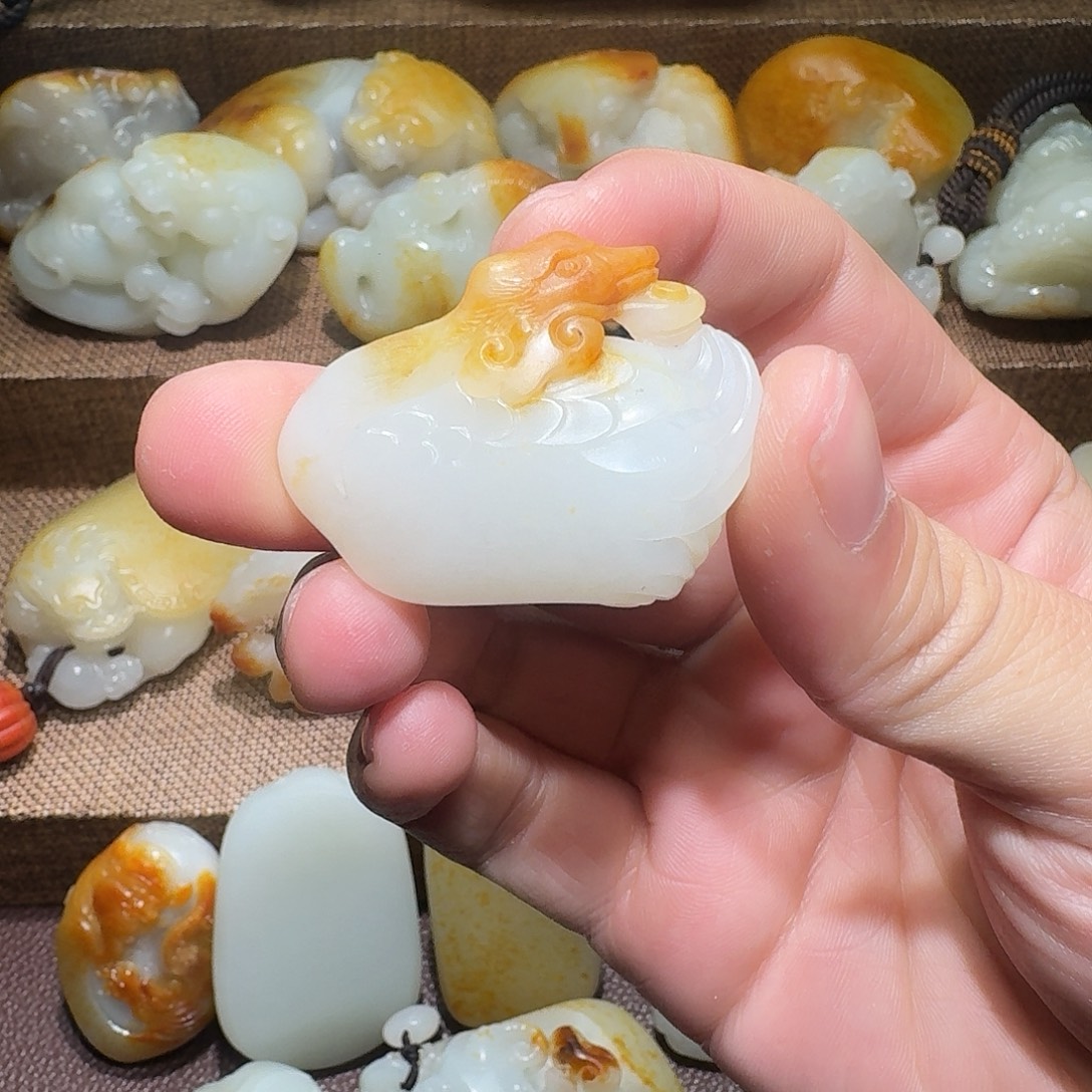 和田玉未镶嵌挂件