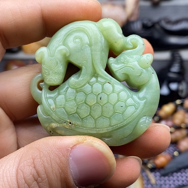 未镶嵌蛇纹石玉颈饰