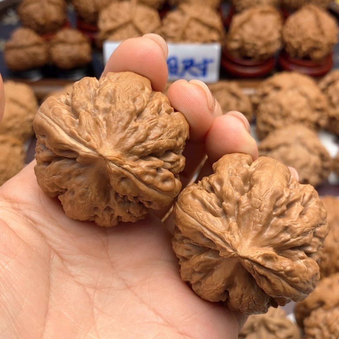 【闪购商品】文玩核桃把件43尺全品霸王龙