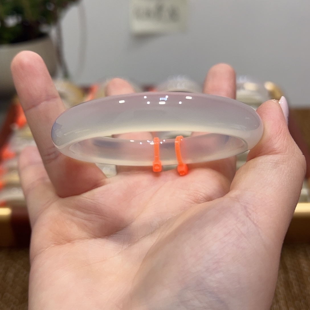 风***辩玛瑙/玉髓未镶嵌手镯