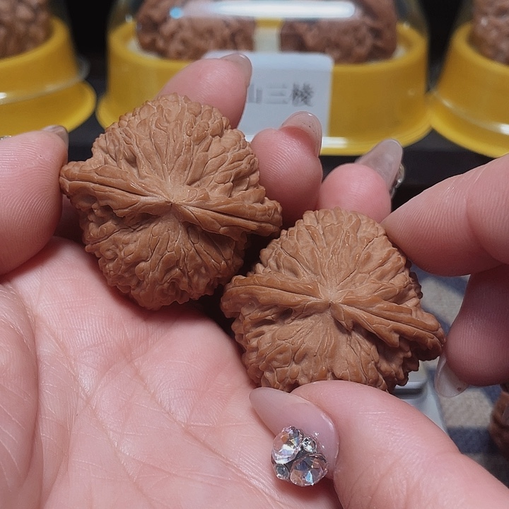 文玩核桃把件阿*白狮子42