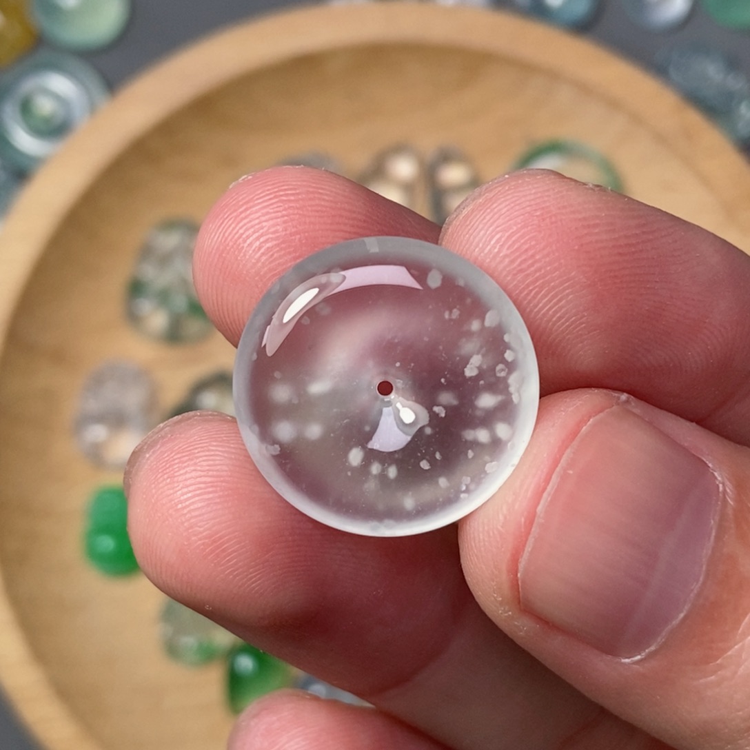 翡翠未镶嵌颈饰雪花棉平安扣