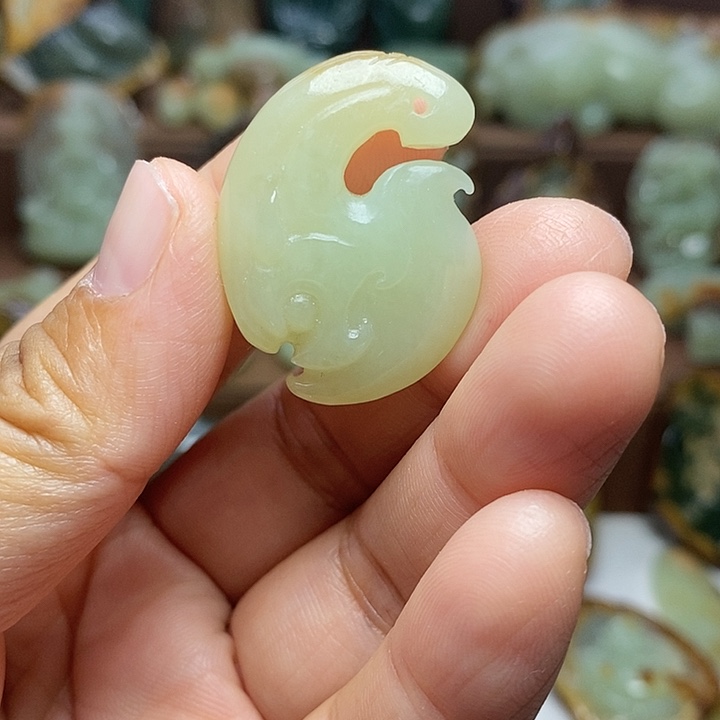 岫岩老玉（透闪石质玉）未镶嵌颈饰