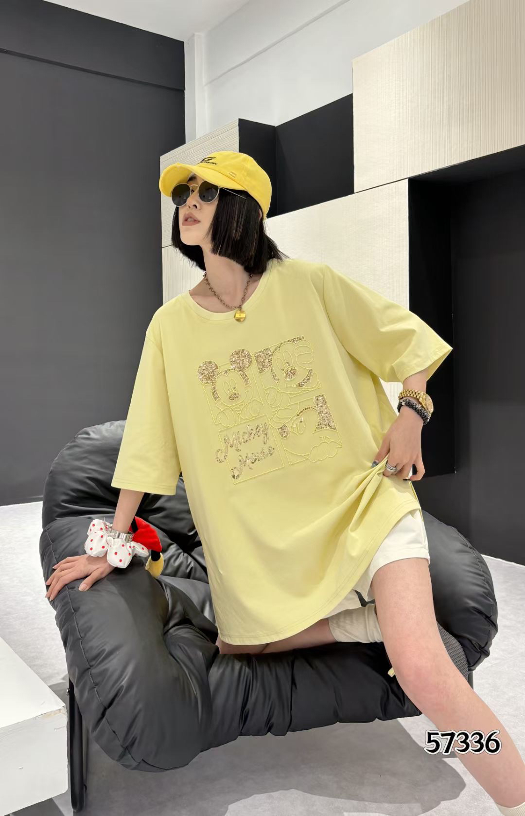 三姐家夏季洋气宽松亮片绣大T