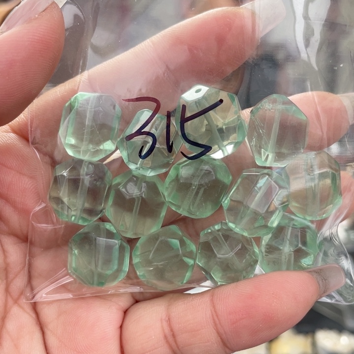 水晶手串未镶嵌小咪绿萤石随形多样性发其一