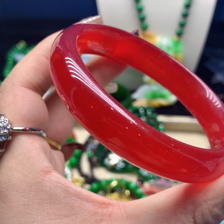 翡翠颈饰未镶嵌吊坠