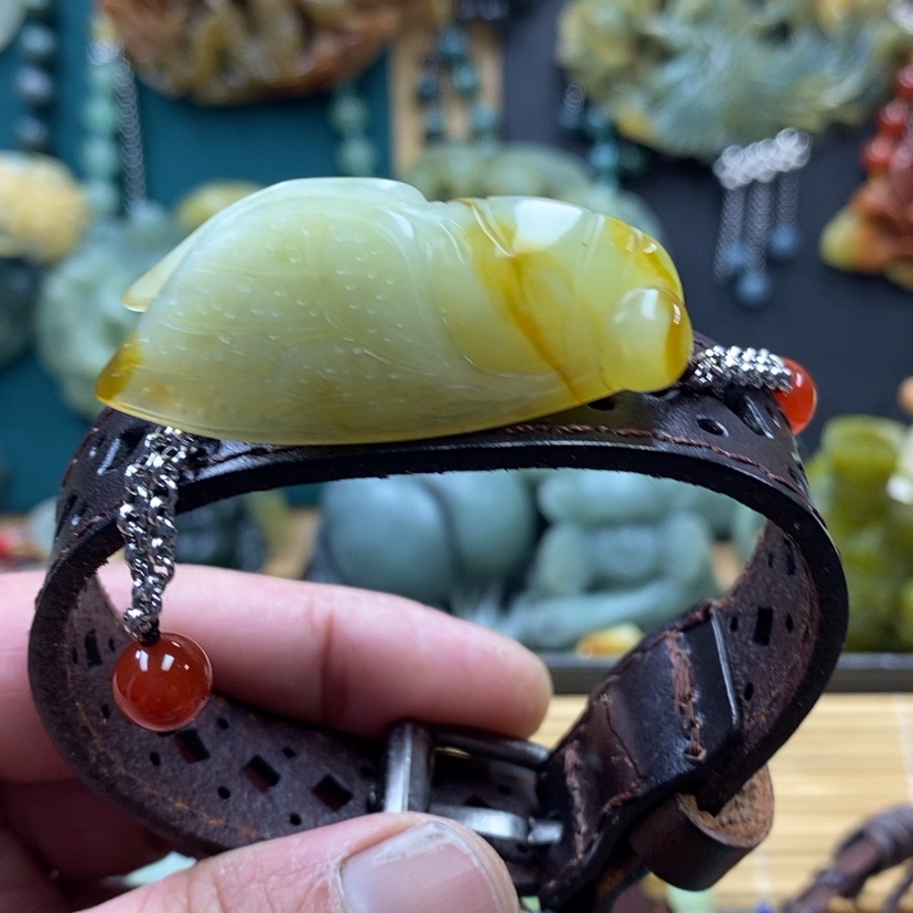 【闪购商品】蛇纹石玉未镶嵌手牌