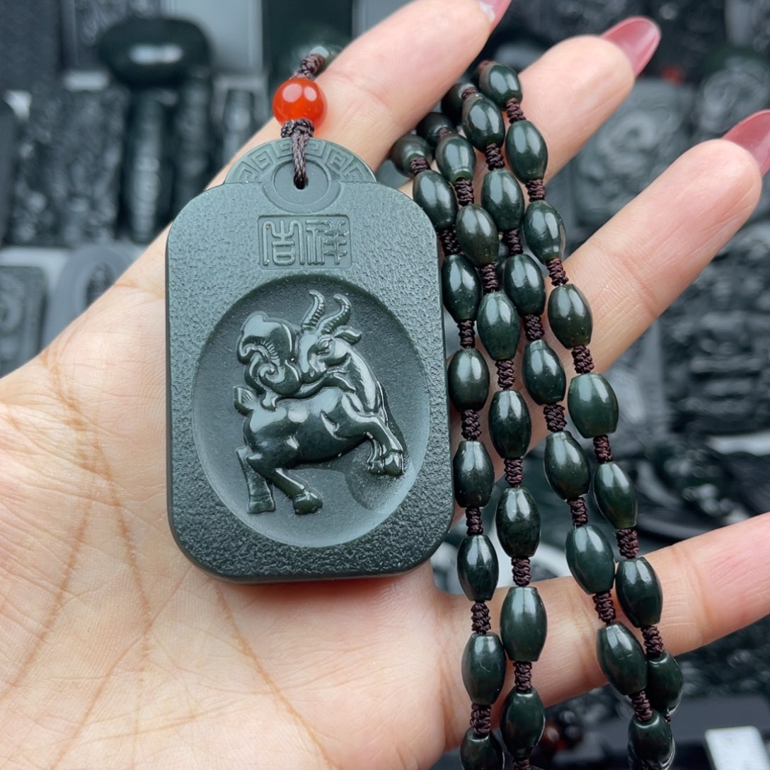 和田玉颈饰未镶嵌