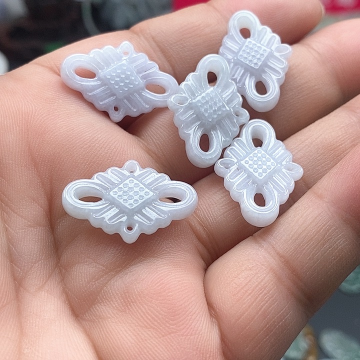 吊坠(不含链)未镶嵌翡翠一个20