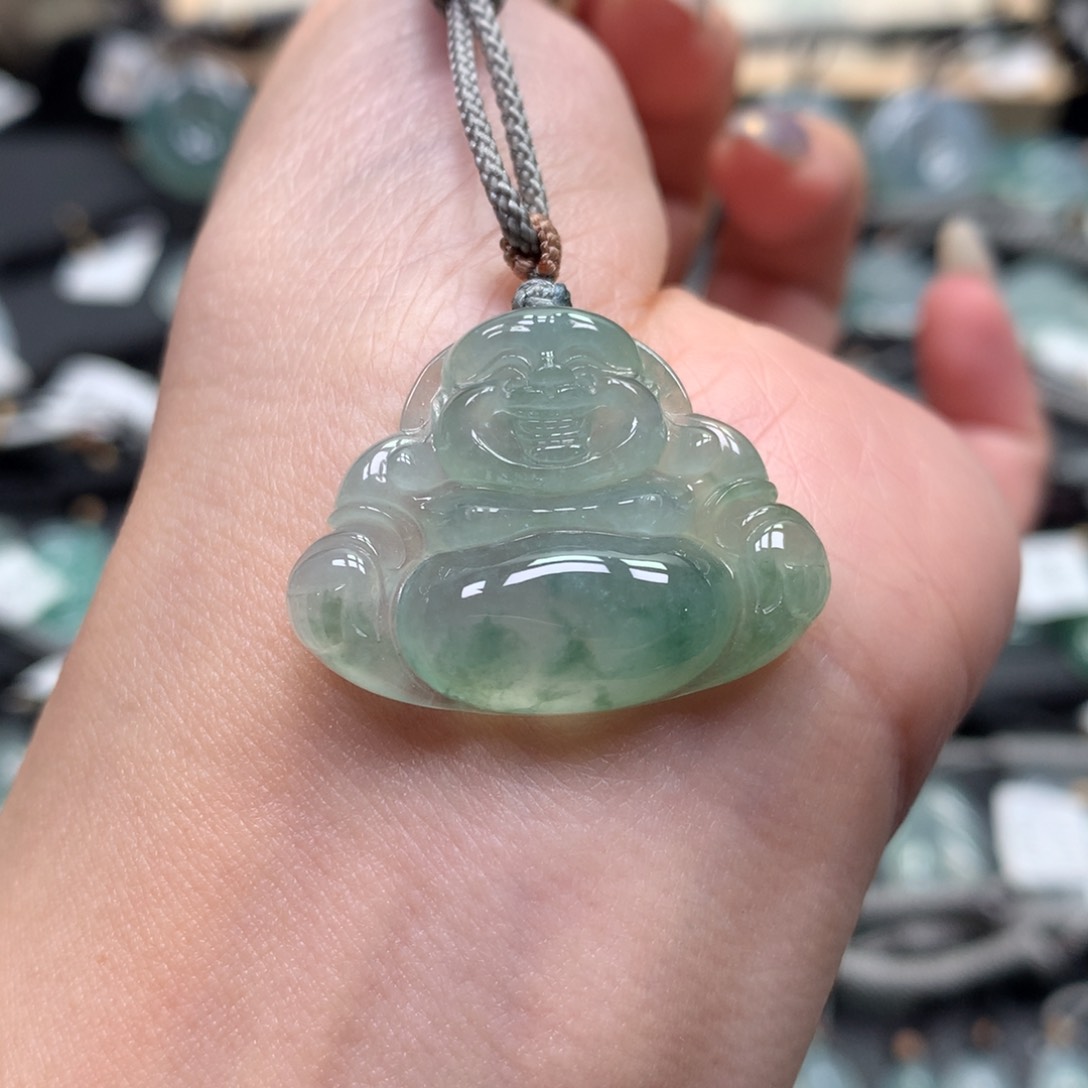 翡翠颈饰未镶嵌佛公