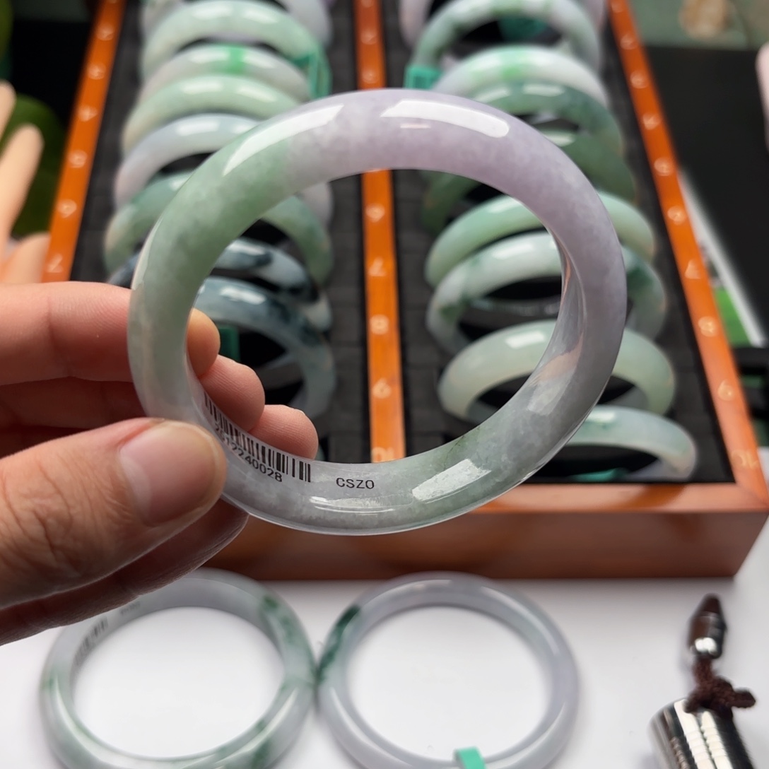 翡翠未镶嵌手镯62 x3 55