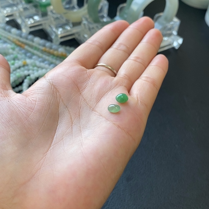 未镶嵌翡翠耳饰翡翠蛋面