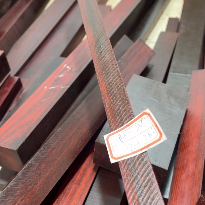 紫檀木类端景台佛*