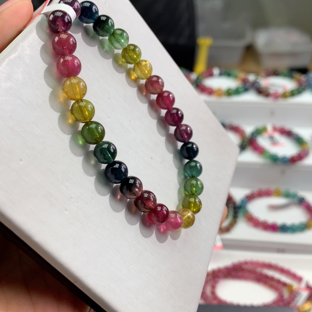 碧玺手链未镶嵌      7mm。   