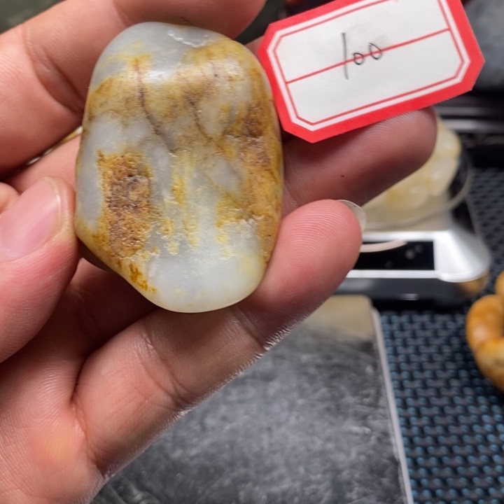 未镶嵌和田玉把件100