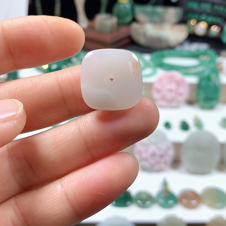 未镶嵌独山玉颈饰