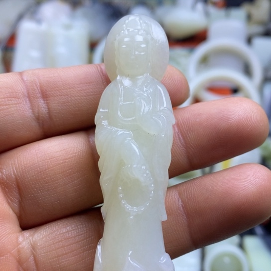 未镶嵌和田玉（糖玉）车挂