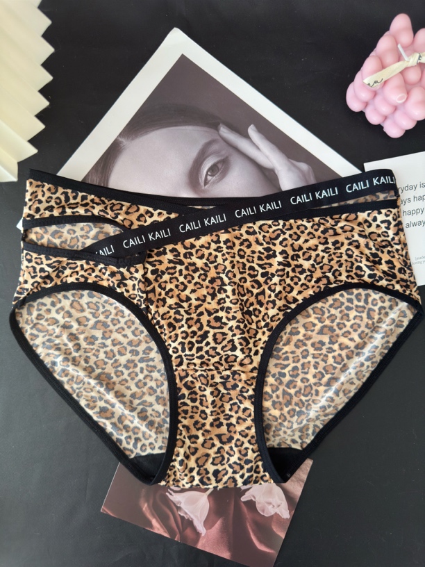 豹纹性感时尚透气无痕薄款高档舒适中腰女士内裤