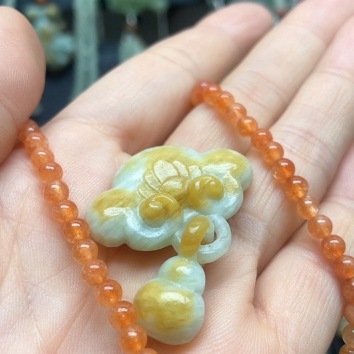 未镶嵌蛇纹石玉颈饰